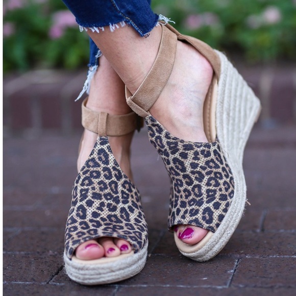 LAST ONE 6.5 Leopard Espadrille Wedge - Picture 6 of 8
